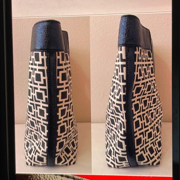 Banana Republic Handbag mini tote - Picture 3 of 4